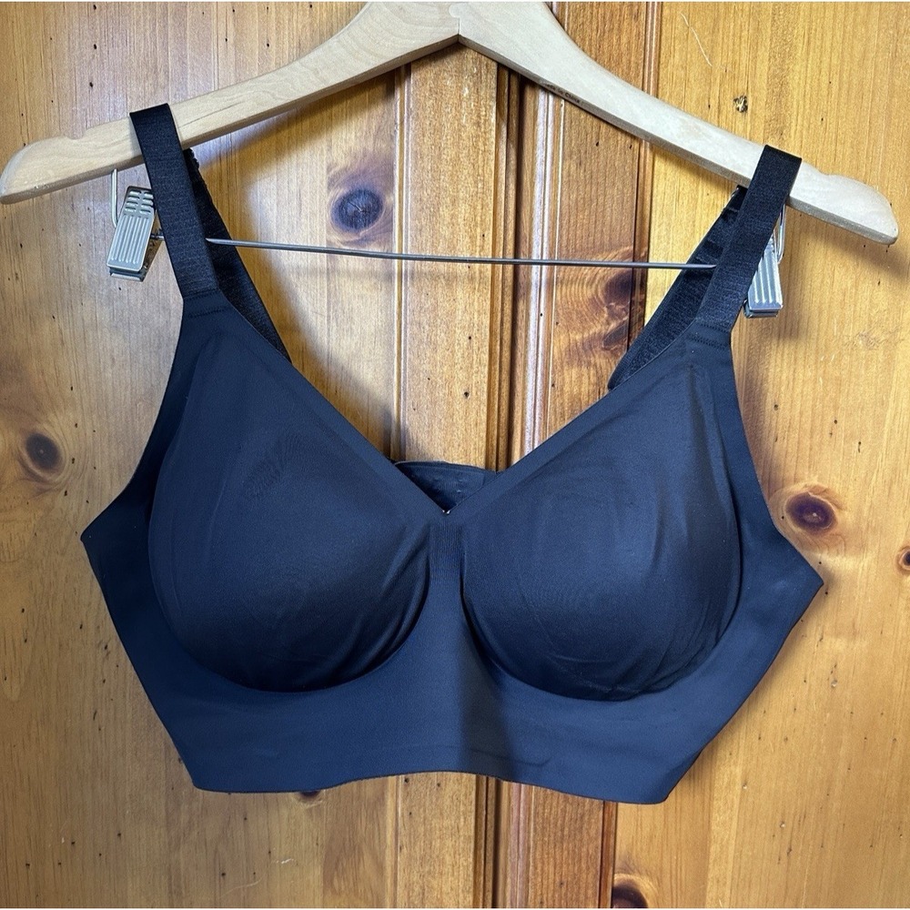 Seamless Black Bra